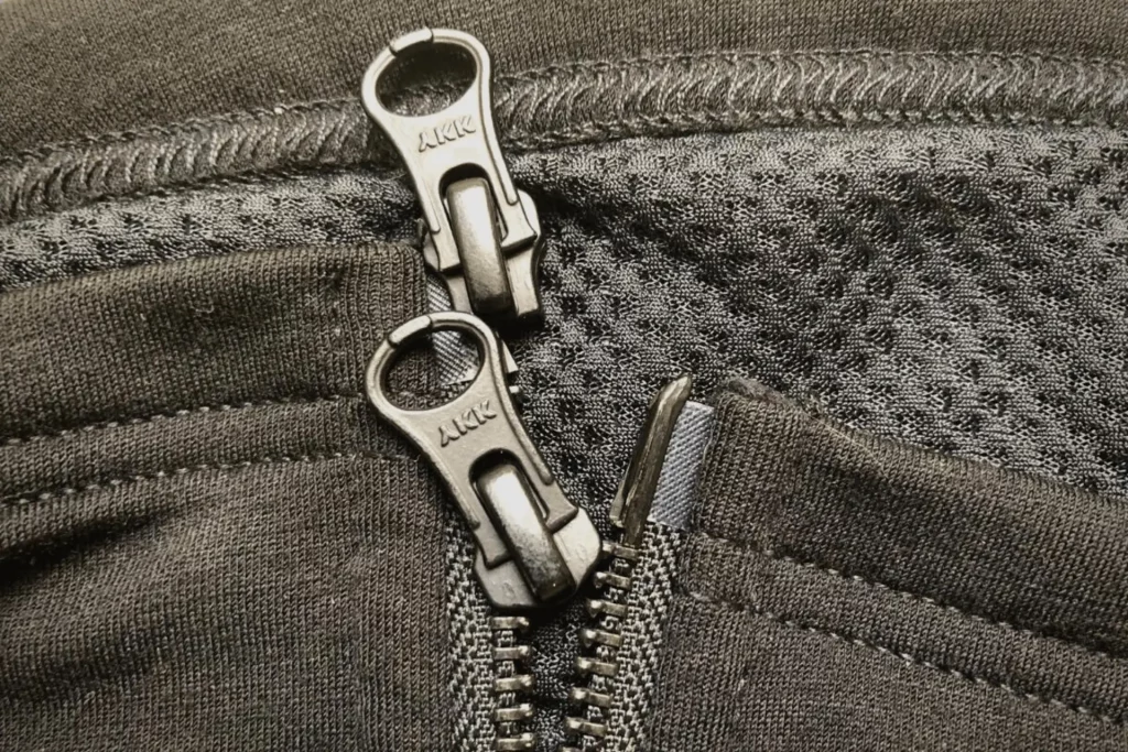 Two-way Zipper